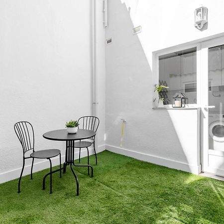 Cozy 2 Bedroom Apartment With Patio Madrid Exteriér fotografie