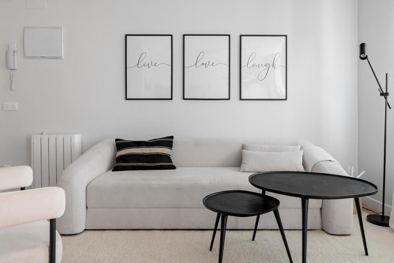 Cozy 2 Bedroom Apartment With Patio Madrid Exteriér fotografie
