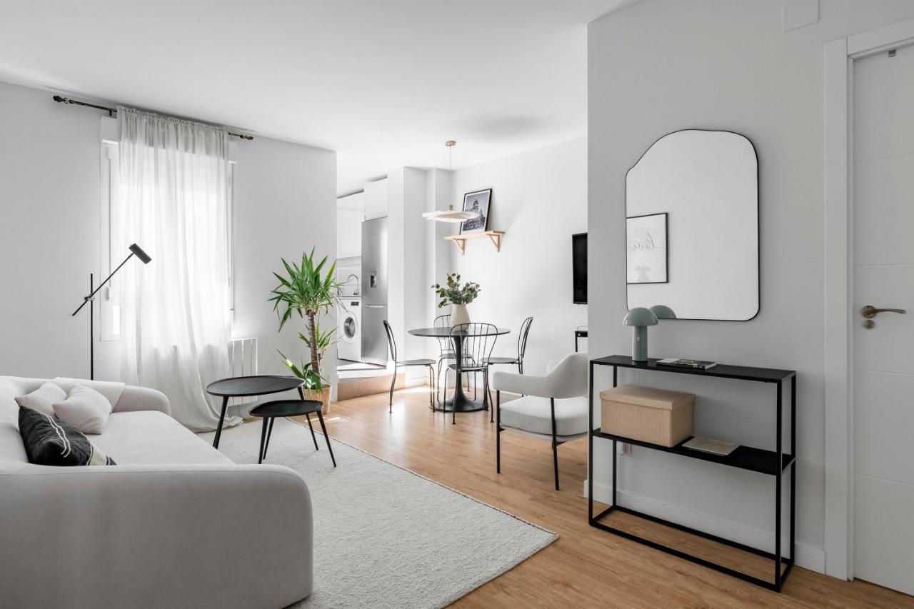Cozy 2 Bedroom Apartment With Patio Madrid Exteriér fotografie