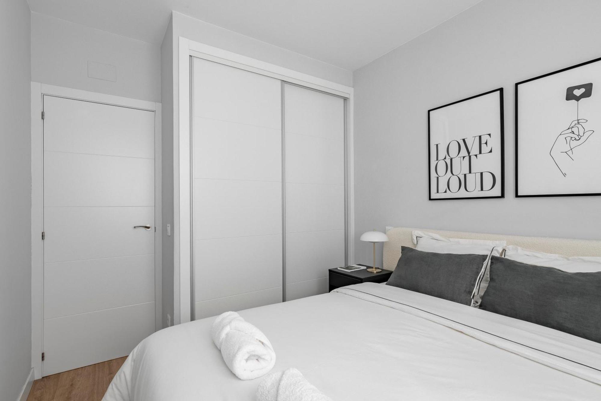 Cozy 2 Bedroom Apartment With Patio Madrid Exteriér fotografie